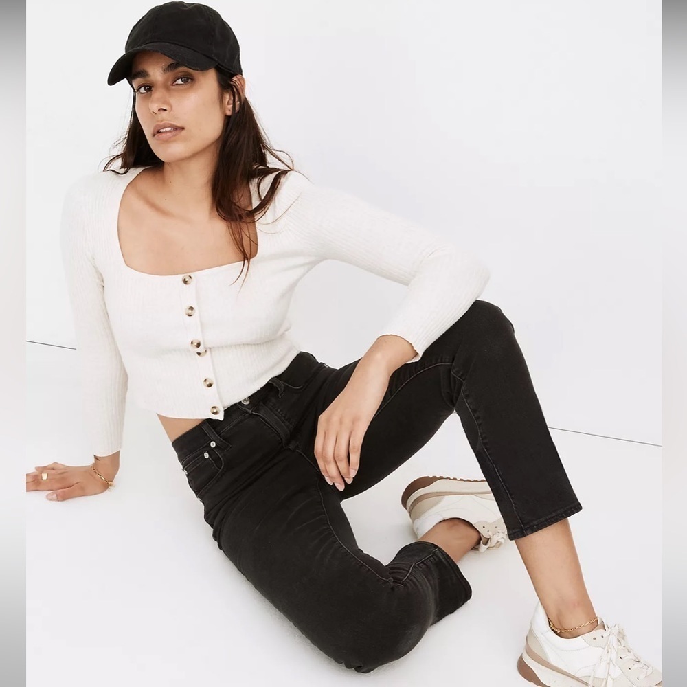 Madewell Women’s Classic Straight Jean in Lunar Wash w/ Raw Hem - Size 24 - Picture 2 of 10